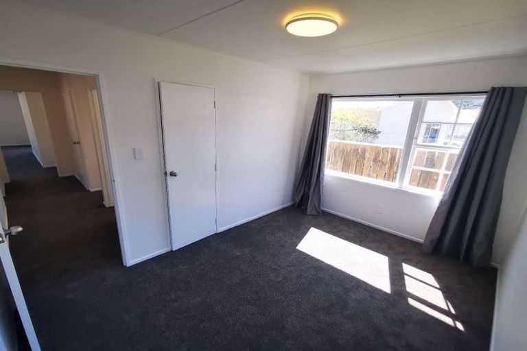 Photo of property in 33 Stockdale Street, Wainuiomata, Lower Hutt, 5014