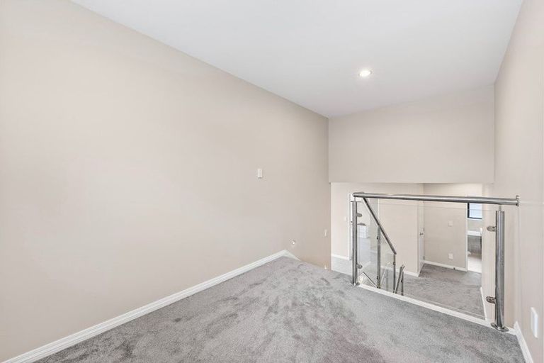 Photo of property in 11 Matisse Drive, West Harbour, Auckland, 0618