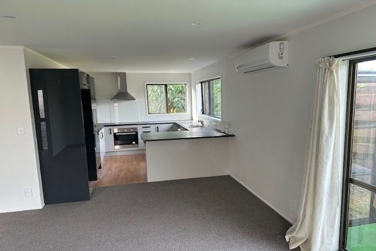 Photo of property in 1/51 Shakespeare Road, Milford, Auckland, 0620