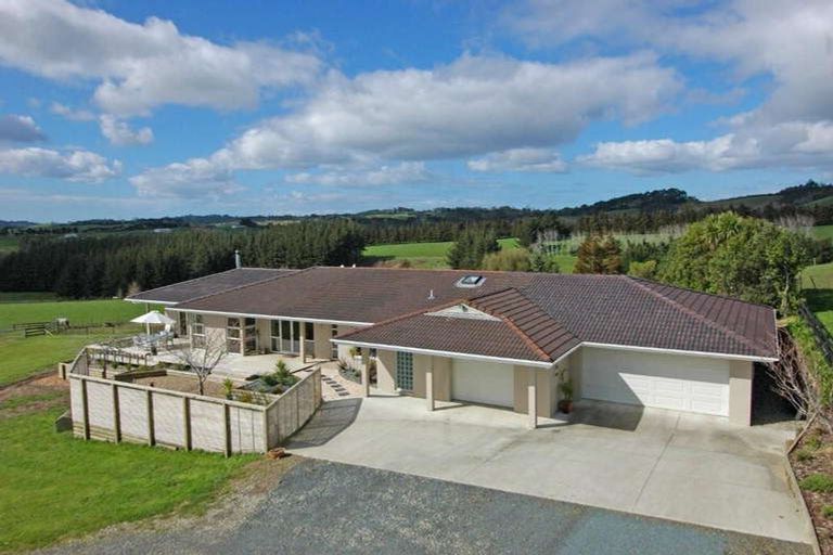 Photo of property in 329 Forestry Road, Waitoki, Kaukapakapa, 0871