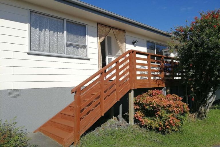 Photo of property in 13 Merida Place, Unsworth Heights, Auckland, 0632