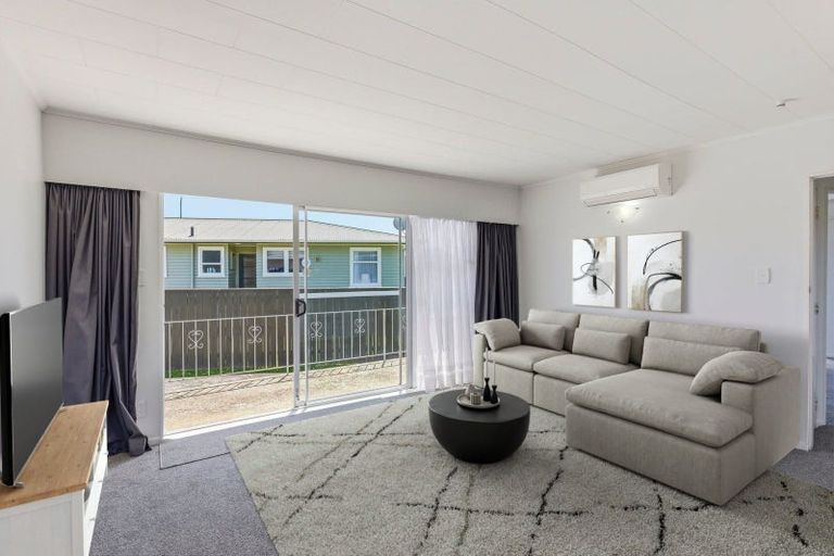 Photo of property in 52 Kapiti Road, Paraparaumu, 5032