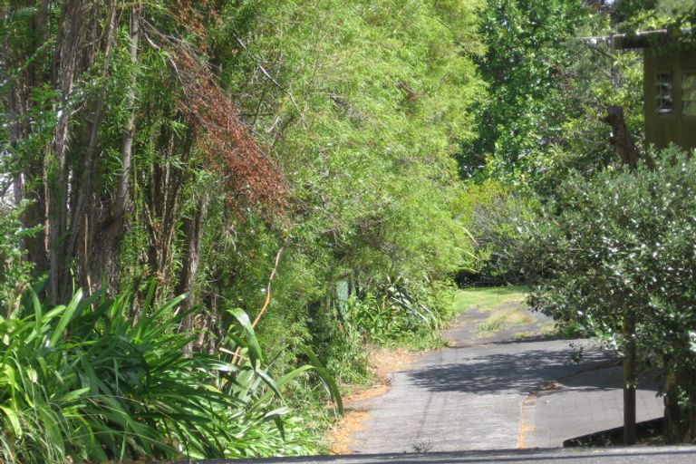 Photo of property in 14 Cronin Place, Beach Haven, Auckland, 0626