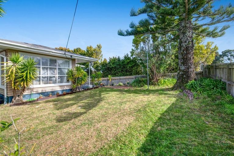 Photo of property in 1/73 Chivalry Road, Glenfield, Auckland, 0629