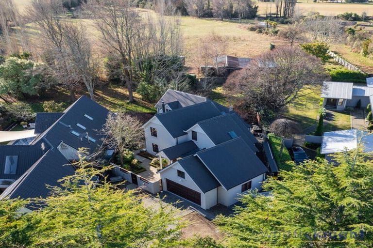 Photo of property in 374 Sawyers Arms Road, Harewood, Christchurch, 8051