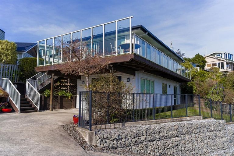 Photo of property in 19 The Brae, Mount Pleasant, Christchurch, 8081