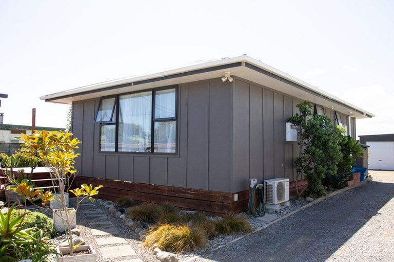Photo of property in 16 Gawler Street, Te Horo Beach, Otaki, 5581
