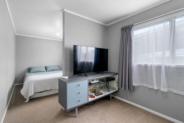 Photo of property in 317 Shakespeare Street, Leamington, Cambridge, 3432