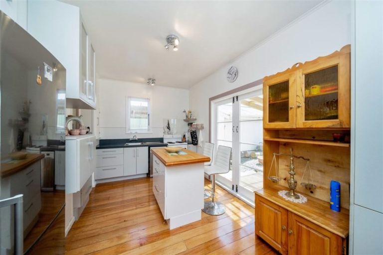 Photo of property in 10 Leicester Street, Patea, 4520