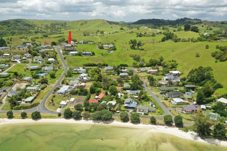 Photo of property in 32 Oxford Street, Whakapirau, Maungaturoto, 0583