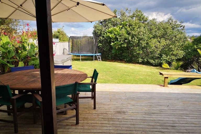 Photo of property in 19 Jay Court, Botany Downs, Auckland, 2010