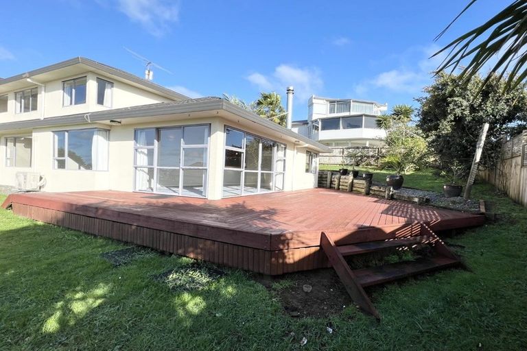 Photo of property in 10 Parkside Road, West Harbour, Auckland, 0618