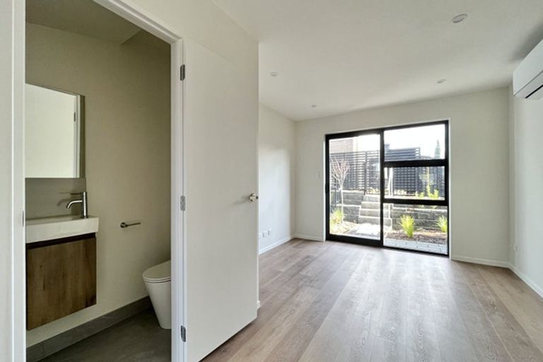 Photo of property in 4 Hoopers Road, Glen Eden, Auckland, 0602