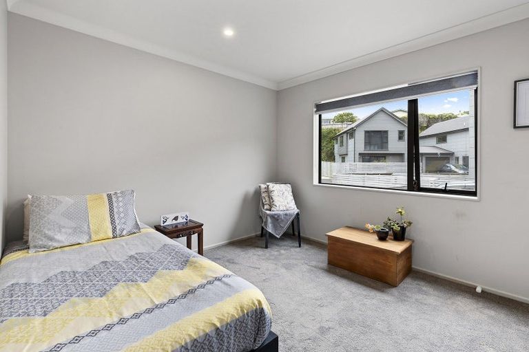 Photo of property in 19 Brindle Way, Newlands, Wellington, 6037