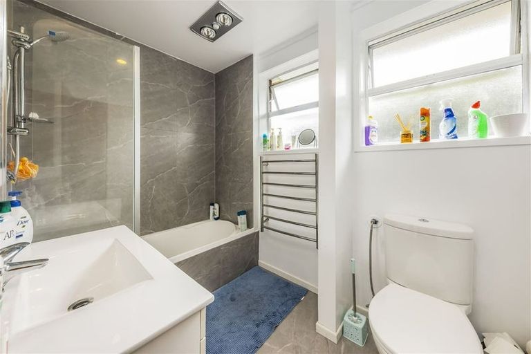 Photo of property in 83 Arimu Road, Papakura, 2110