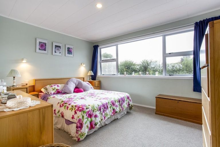 Photo of property in 93 Awaroa Road, Helensville, 0800