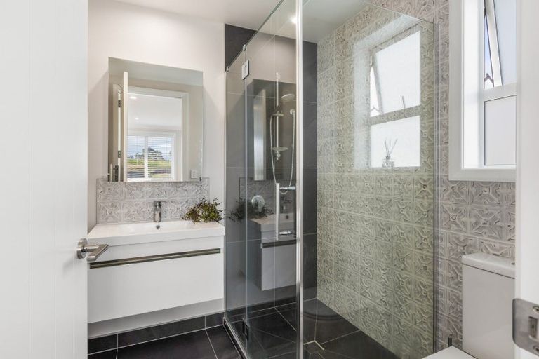 Photo of property in 140 Godfrey Drive, Orewa, 0931