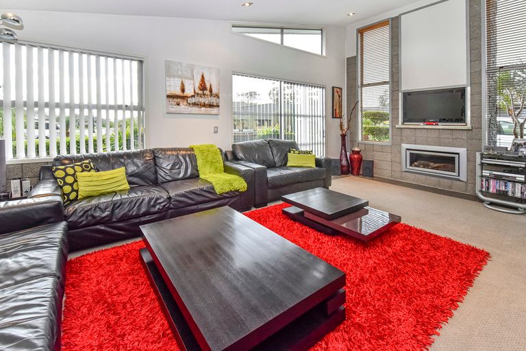 Photo of property in 12 Matuhi Grove, Papatoetoe, Auckland, 2025