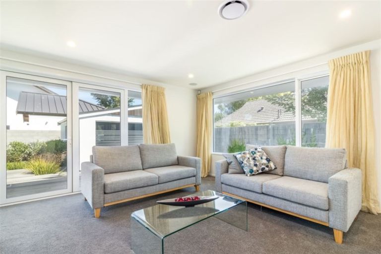 Photo of property in 43 Waiwetu Street, Fendalton, Christchurch, 8052