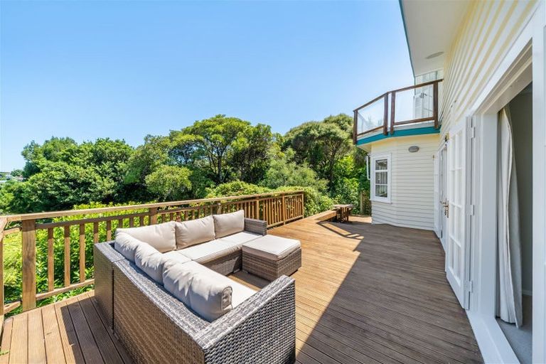 Photo of property in 11 Reserve Road, Plimmerton, Porirua, 5026