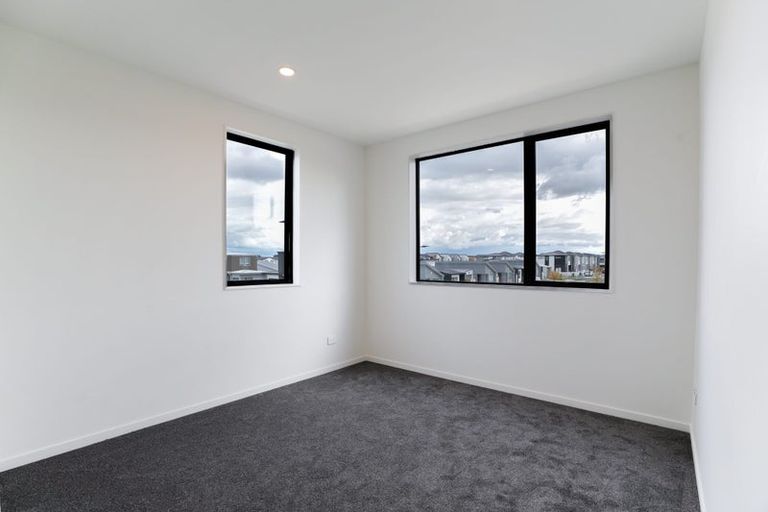 Photo of property in 18 Corporal Street, Papakura, 2110