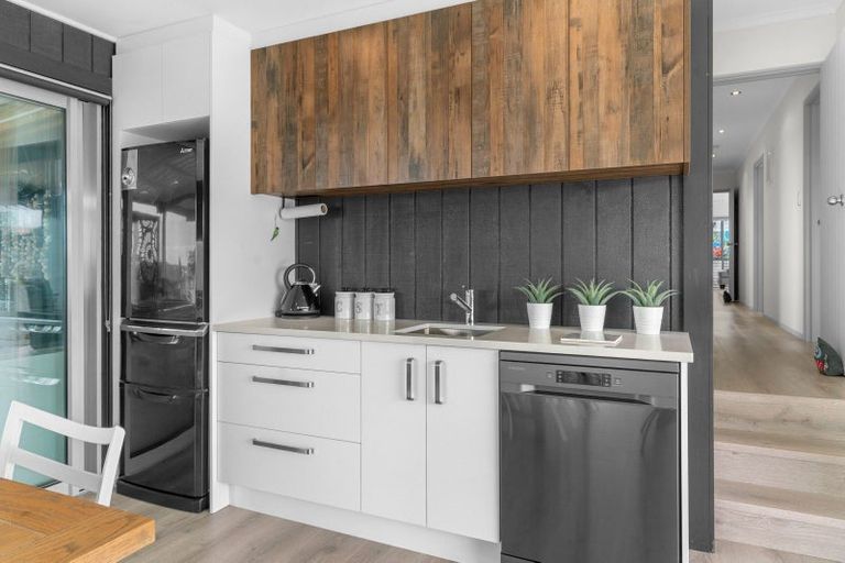 Photo of property in 6a Takahe Place, Mangawhai, 0505