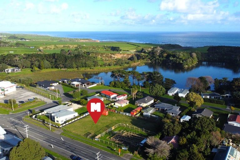 Photo of property in 8 Tasman Street, Opunake, 4616