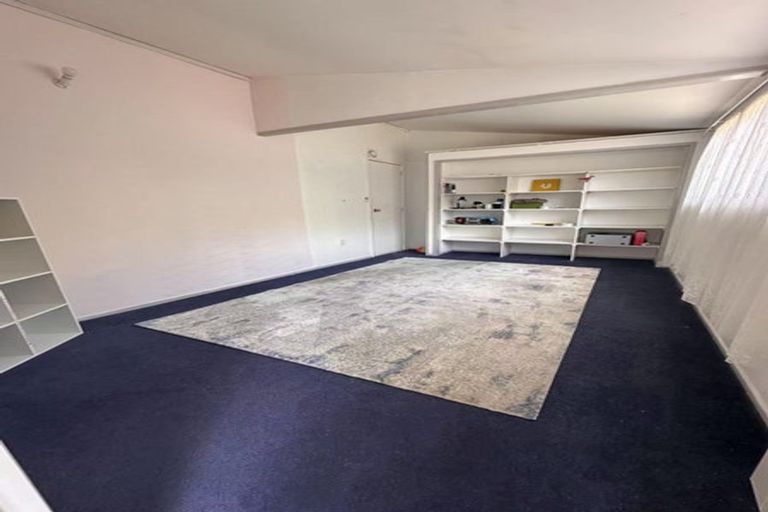 Photo of property in 12 Lyren Place, Half Moon Bay, Auckland, 2012