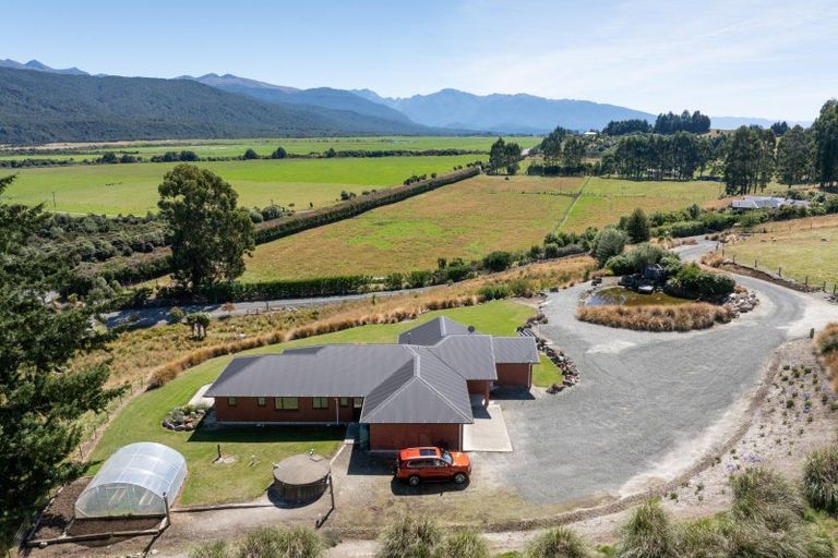 Photo of property in 787a Manapouri-te Anau Highway, Te Anau, 9679