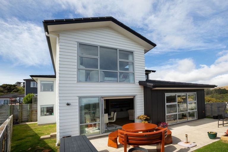 Photo of property in 174 Navigation Drive, Whitby, Porirua, 5024