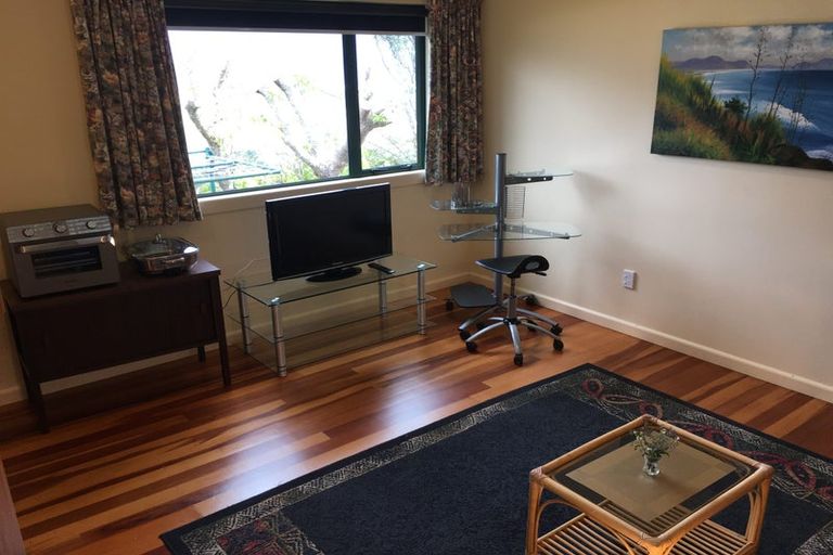 Photo of property in 90 Normandale Road, Normandale, Lower Hutt, 5010