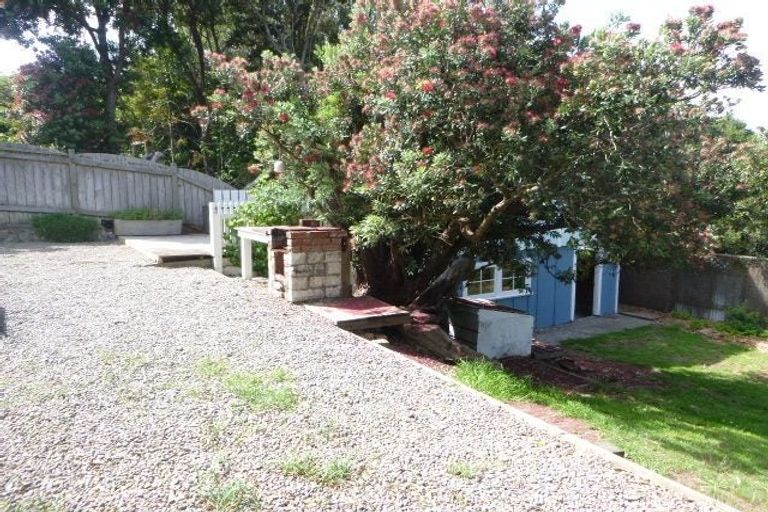 Photo of property in 33 Toi Street, Otaki Beach, Otaki, 5512