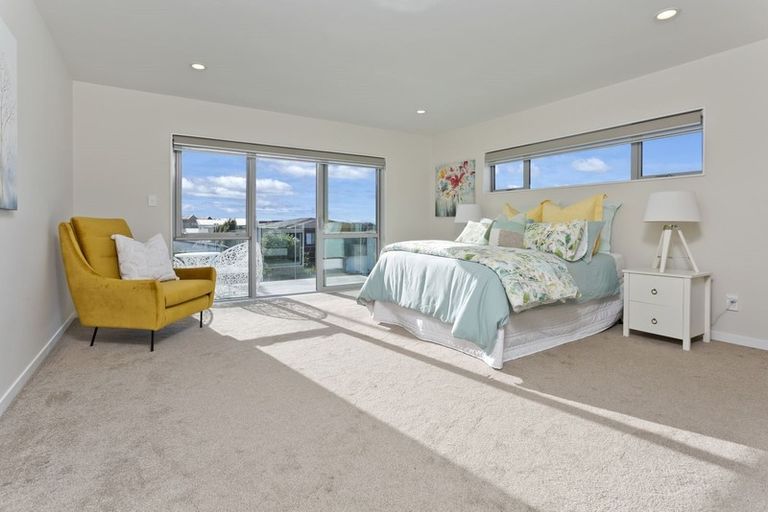 Photo of property in 4 Greenlink Rise, Long Bay, Auckland, 0630