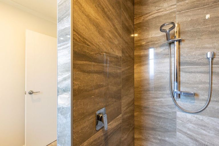 Photo of property in 12 Autere Street, Strandon, New Plymouth, 4312