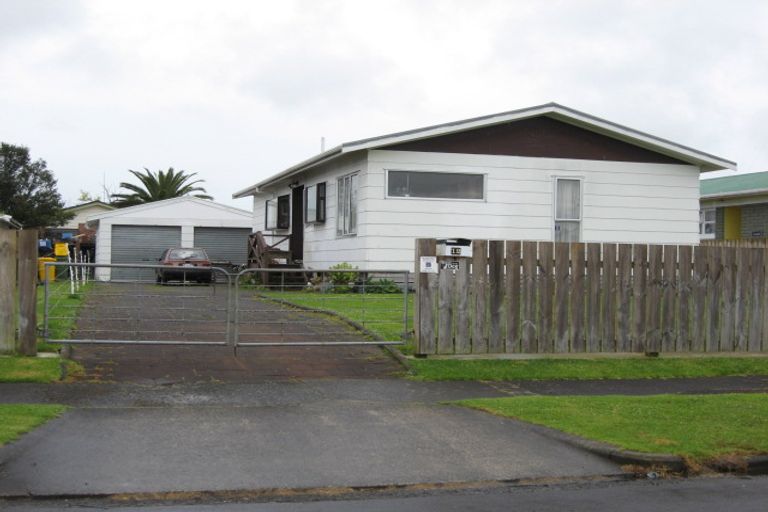 Photo of property in 12 Duke Avenue, Pukekohe, 2120