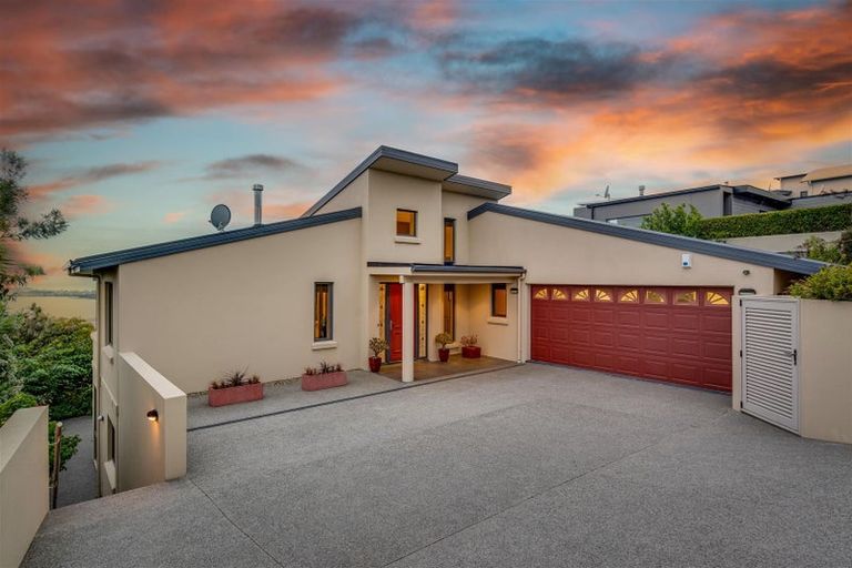 Photo of property in 4 Avery Place, Redcliffs, Christchurch, 8081