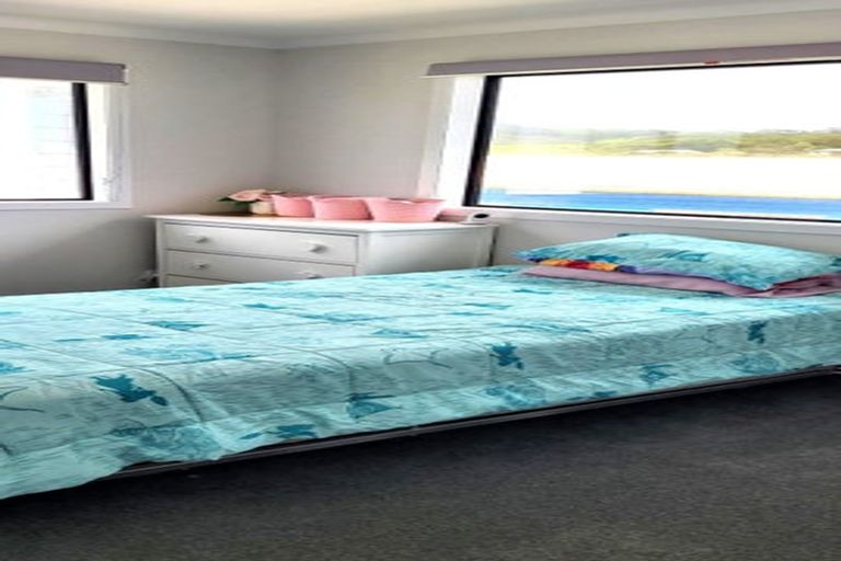 Photo of property in 3d Taupiri Crescent, Titahi Bay, Porirua, 5022