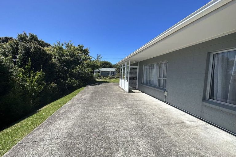 Photo of property in 2/6 Anne Road, Hillcrest, Auckland, 0627