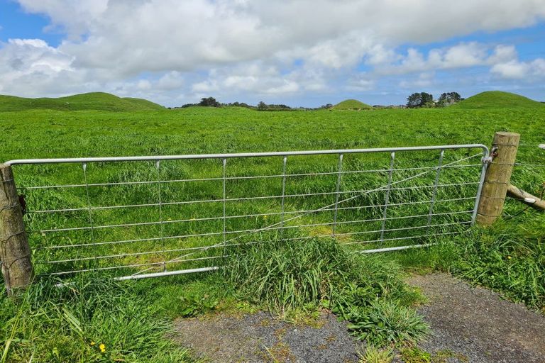 Photo of property in 6388 South Road, Pungarehu, Opunake, 4685