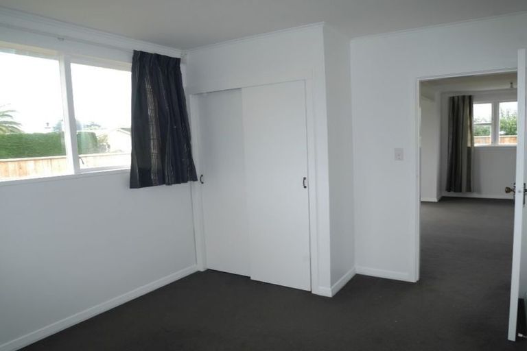 Photo of property in 17 Hemara Street, Waikanae Beach, Waikanae, 5036