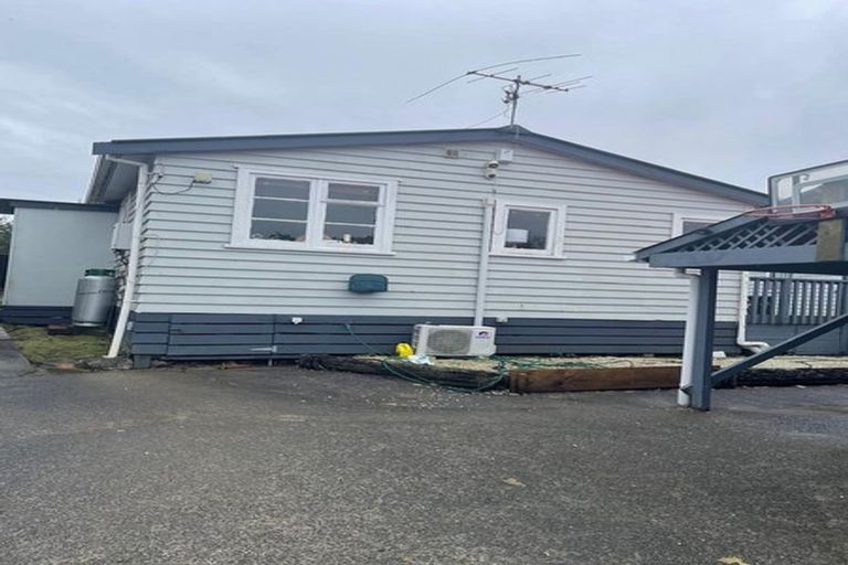 Photo of property in 2/18 Tahi Terrace, Glen Eden, Auckland, 0602