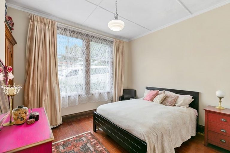 Photo of property in 7 Aorangi Terrace, Thorndon, Wellington, 6011