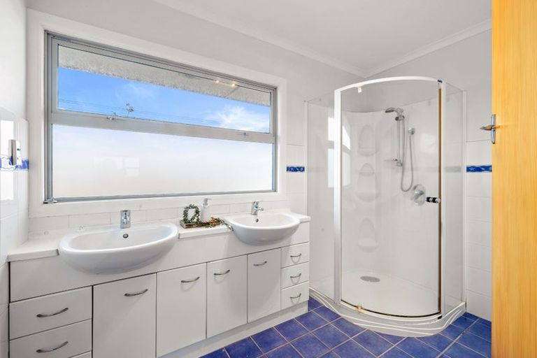 Photo of property in 14 Barrett Street, Westown, New Plymouth, 4310