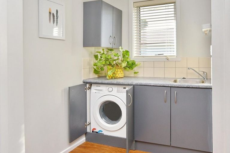 Photo of property in 11 Hannah Place, Redwood, Christchurch, 8051