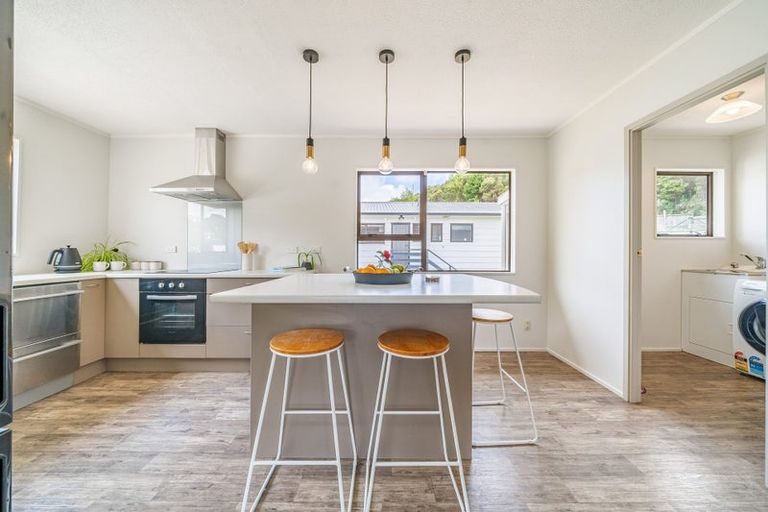 Photo of property in 56 Albatross Close, Whitby, Porirua, 5024