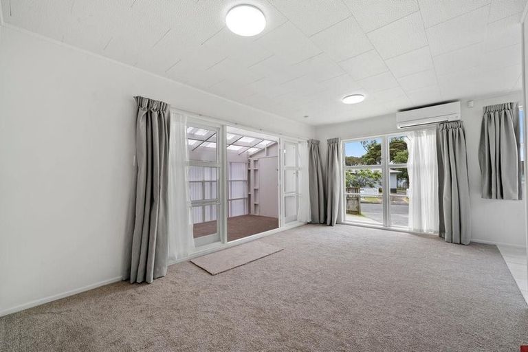 Photo of property in 69 Glen Marine Parade, Glendene, Auckland, 0602