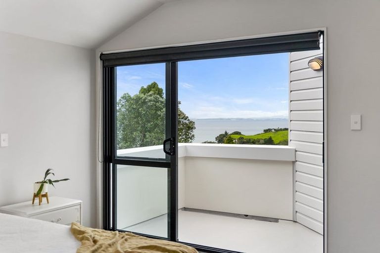 Photo of property in 86 Wade River Road, Stanmore Bay, Whangaparaoa, 0932