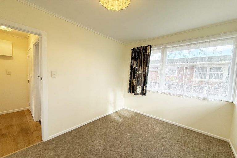 Photo of property in 1/6 Edgewater Drive, Pakuranga, Auckland, 2010