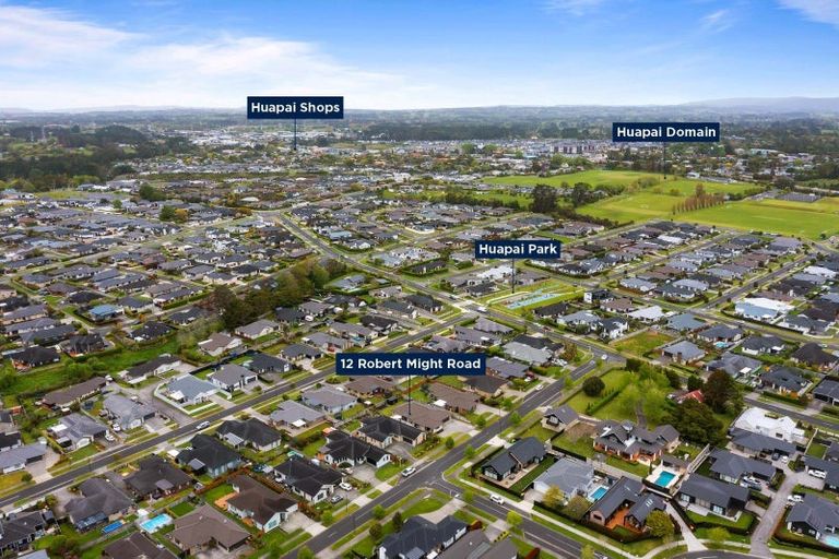 Photo of property in 12 Robert Might Road, Kumeu, 0810