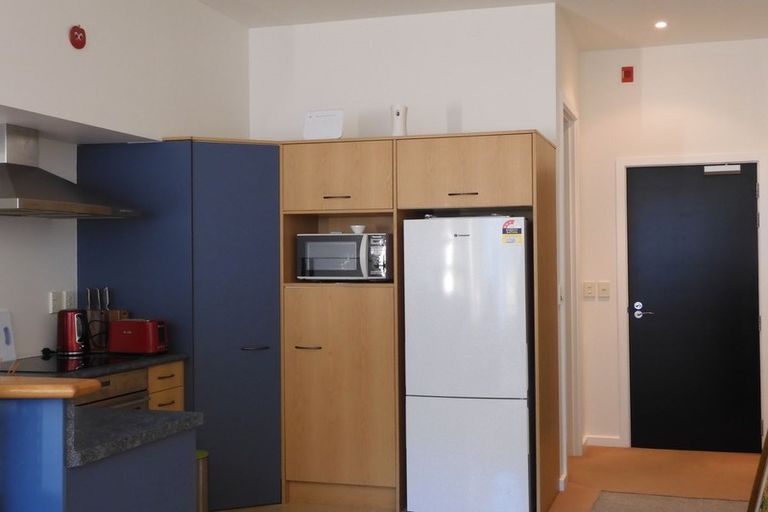 Photo of property in De Vere Apartments, 2/23 Tennyson Street, Te Aro, Wellington, 6011
